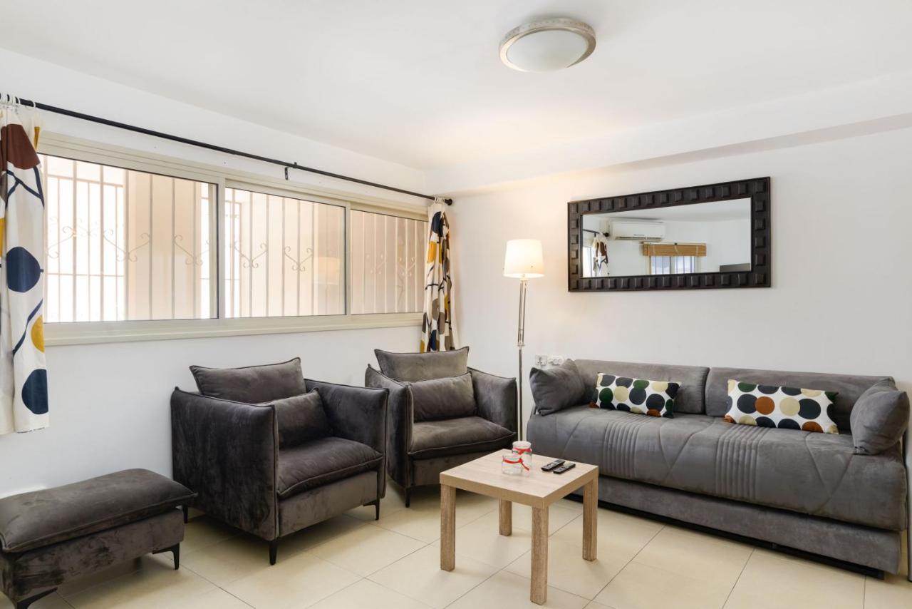 Lovely One Bedroom Few Steps From The Beach Netanya Exterior photo